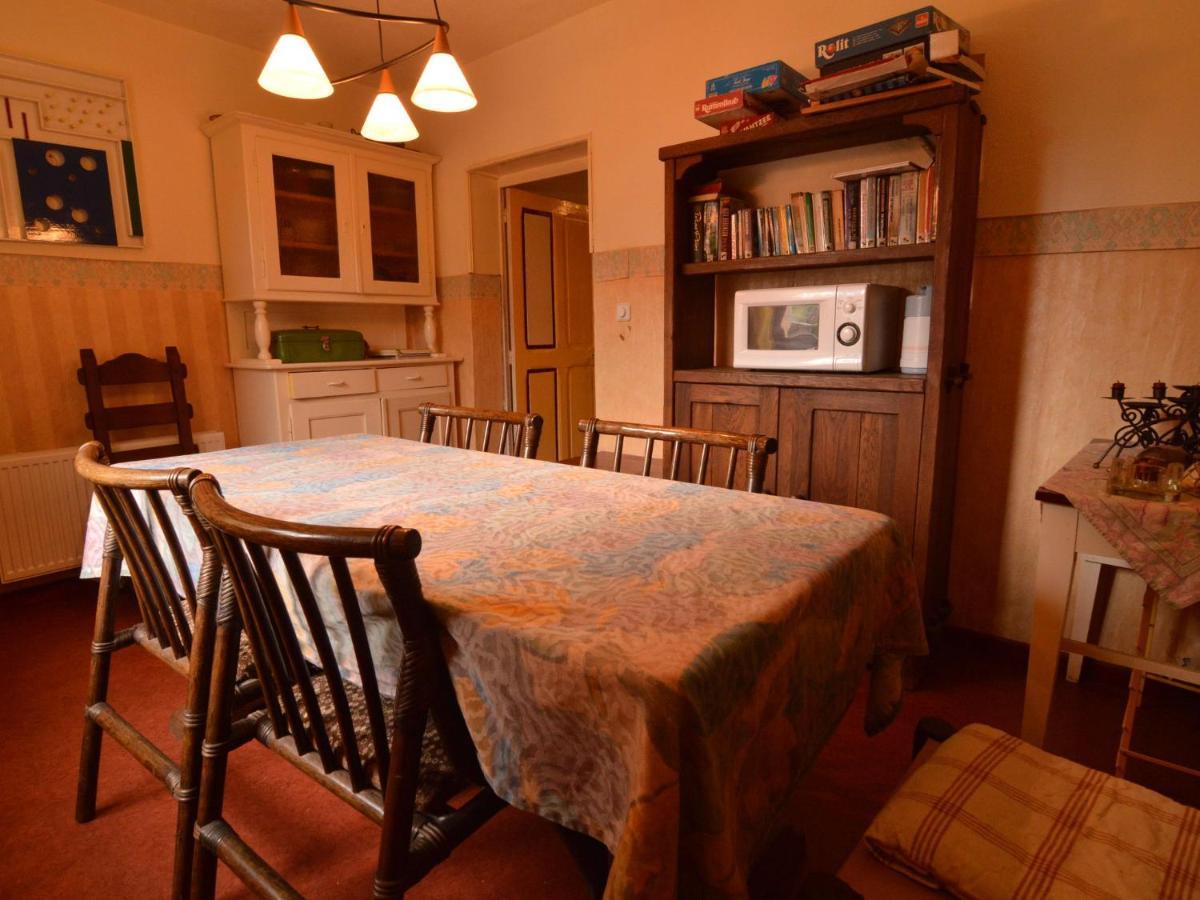 Spacious Holiday Home With Sauna In Celles Sur Plaine إِجويشا الغرفة الصورة